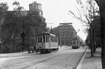 Pocztówka - Tramwaje typu SN1 u wylotu ul. Siennej w Krakowie 1936 r.