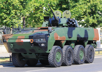 Pocztówka reklamowa 21x14,8 cm - Kołowy transporter opancerzony Rosomak - Warszawa 2015 r.